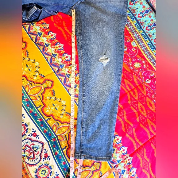 Levi's Boyfriend Jeans Womens 29 Blue Medium Wash Distressed Stretch- 2 Pair - Picture 12 of 15